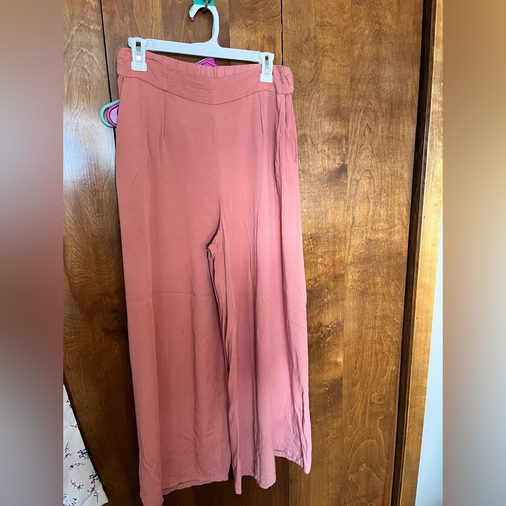 High waisted wide legged pants